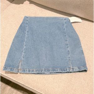 brandy melville - fitted jean skirt 🪩